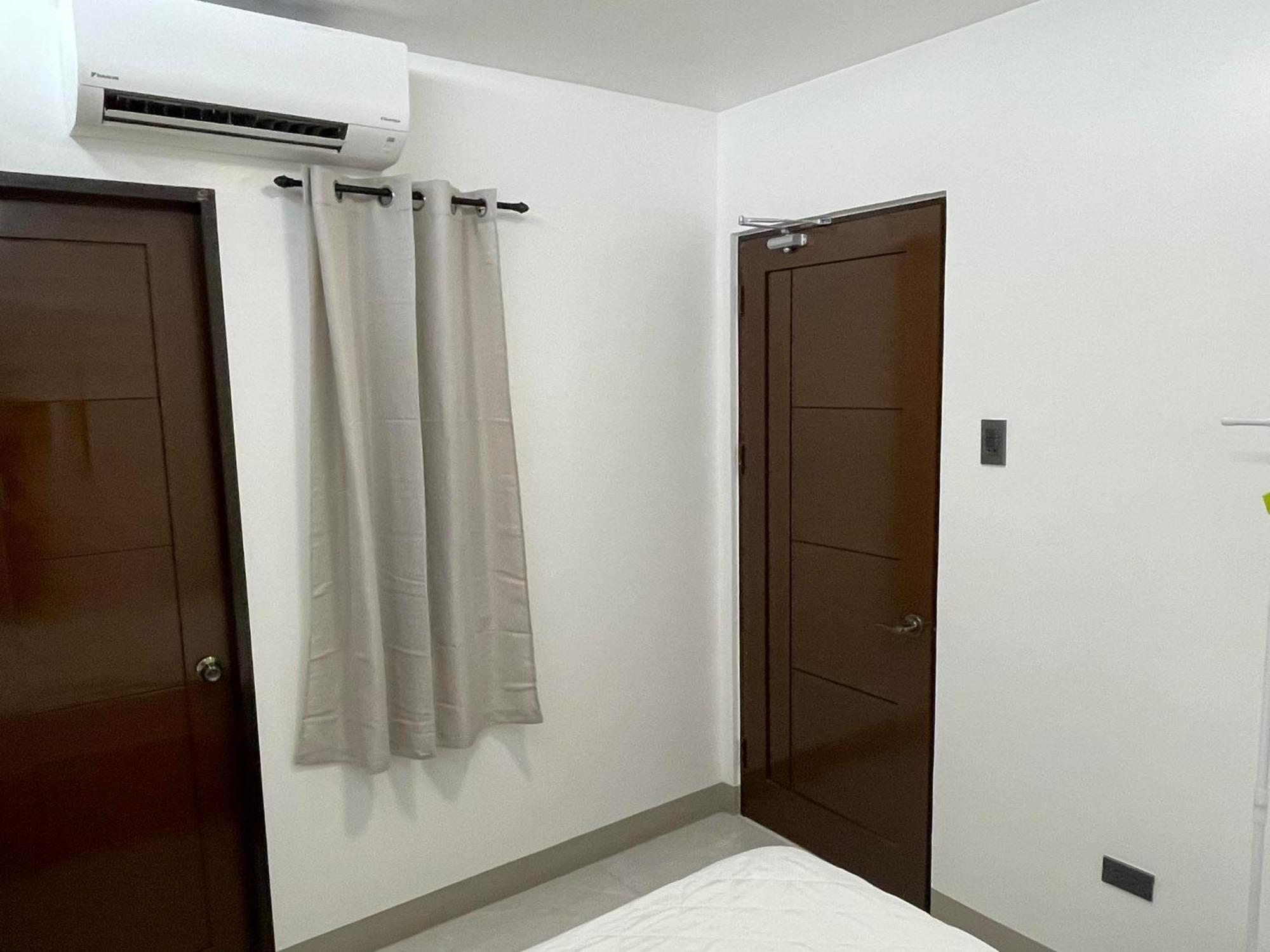 Showmecas Alley Stay Тагбиларан Сити Екстериор снимка